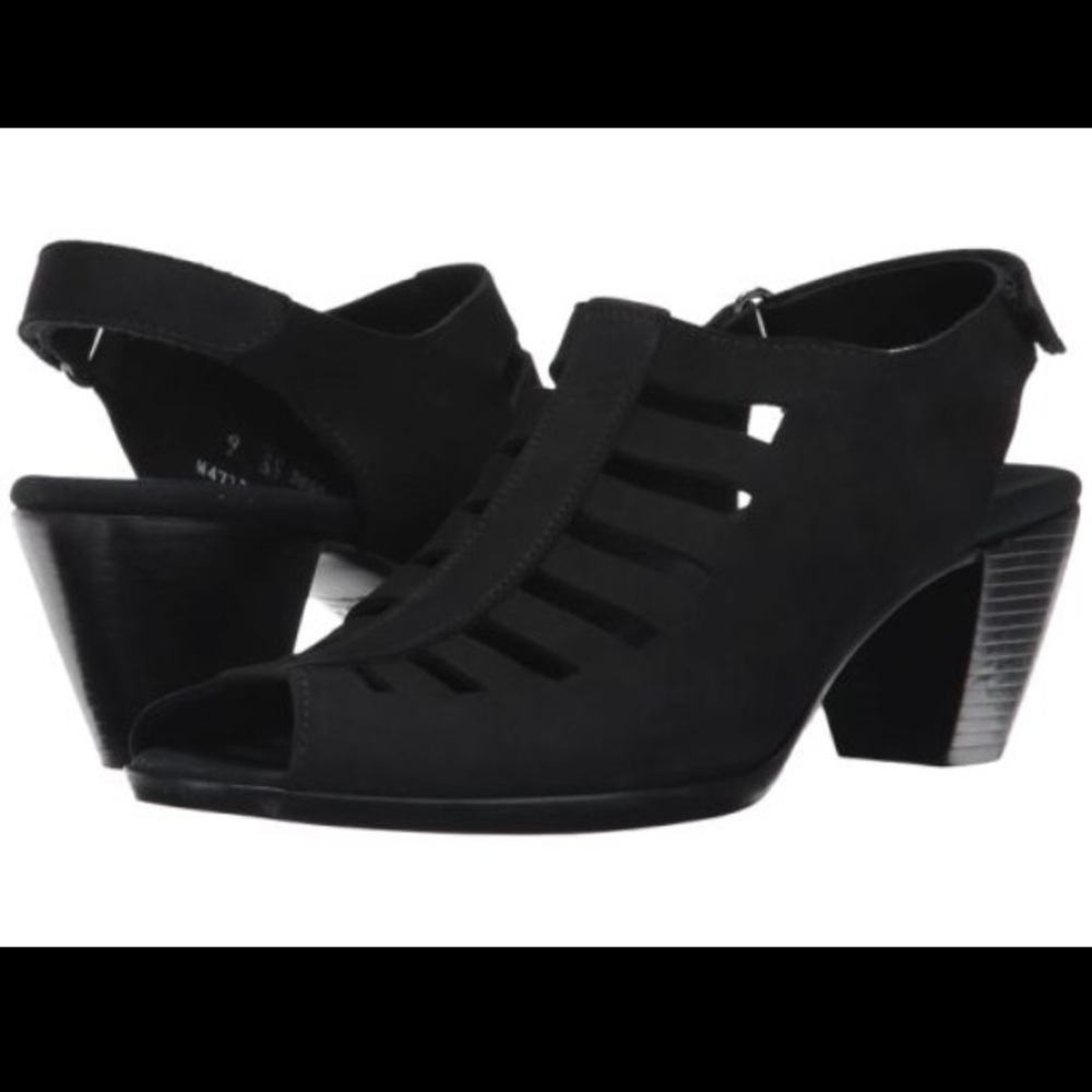 đź’¸SOLDđź’¸Munro American black nubuck sandals wide - Picture 1 of 6